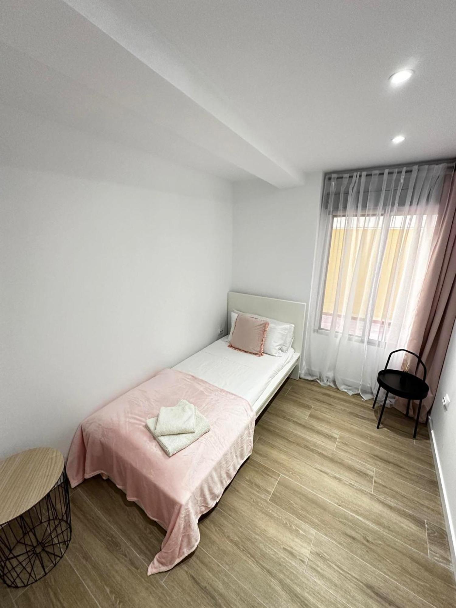 Sea Breeze Apartment كولرا المظهر الخارجي الصورة