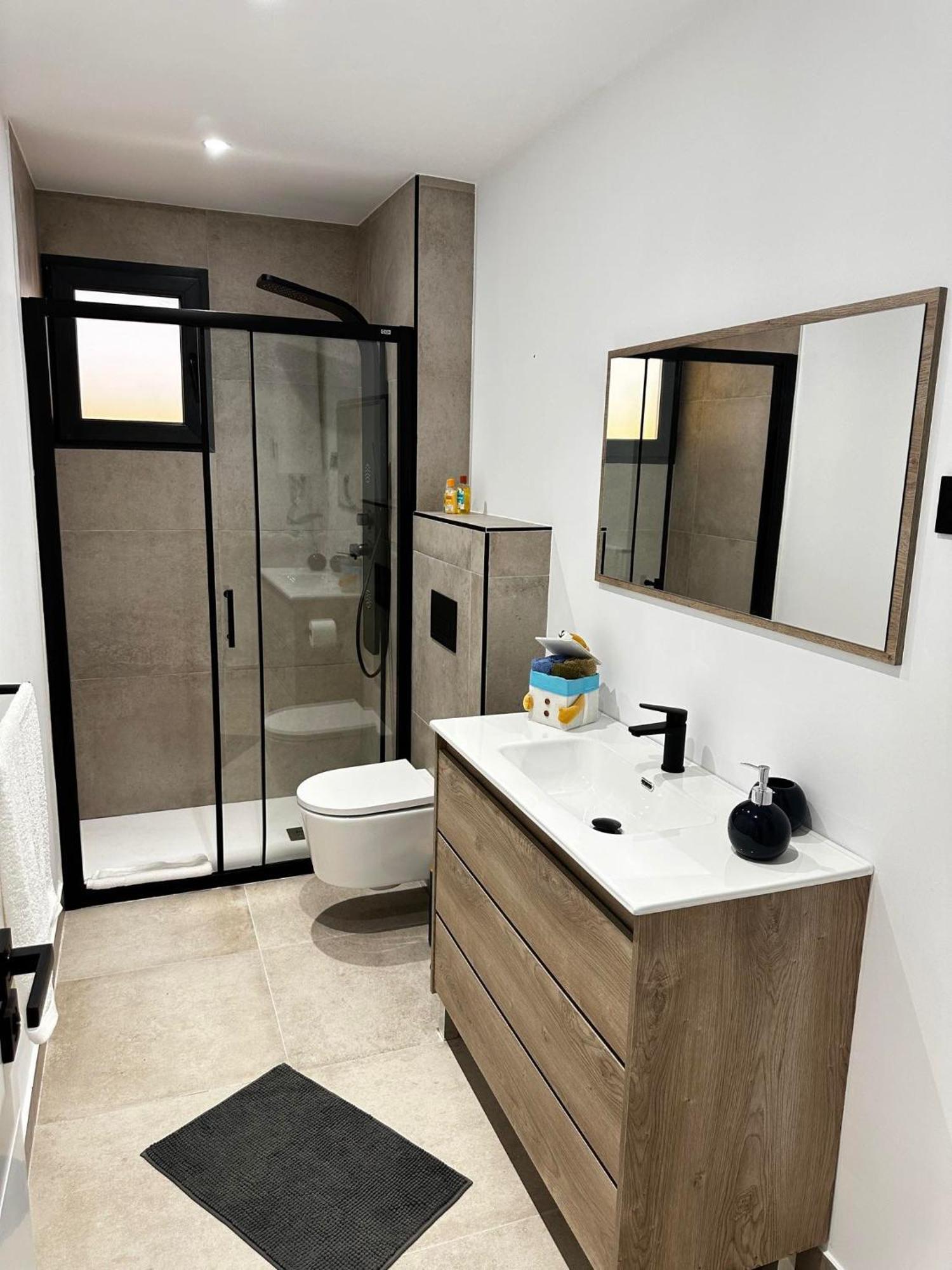 Sea Breeze Apartment كولرا المظهر الخارجي الصورة